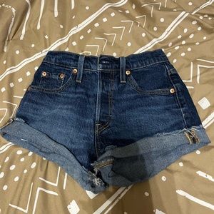 Levi’s 501 original cuffed denim shorts, size 23
